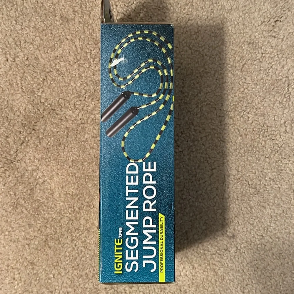 NIB Ignite by SPRI Segmented Jump Rope - Picture 5 of 11